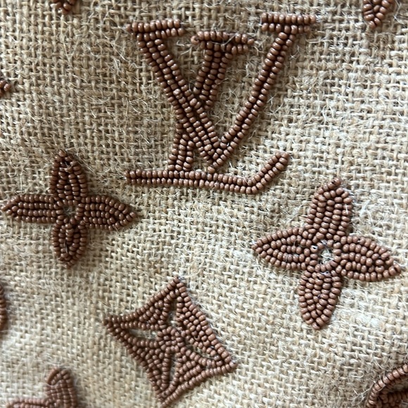 Island Beach Ready 🕶️Can’t believe I’m posting this! LV NWOT - Picture 5 of 11